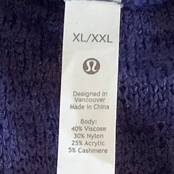 Lululemon women's Texture Play Crewneck sweater XL/XXL navy knit *has flaw* - Picture 8 of 8